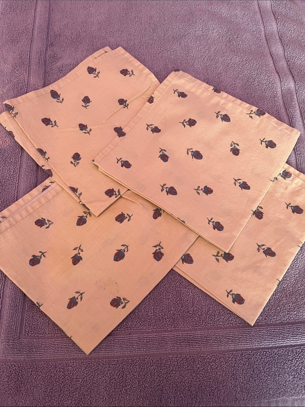 Vintage Set of 4 Floral Cotton Napkins - Picture 2 of 5